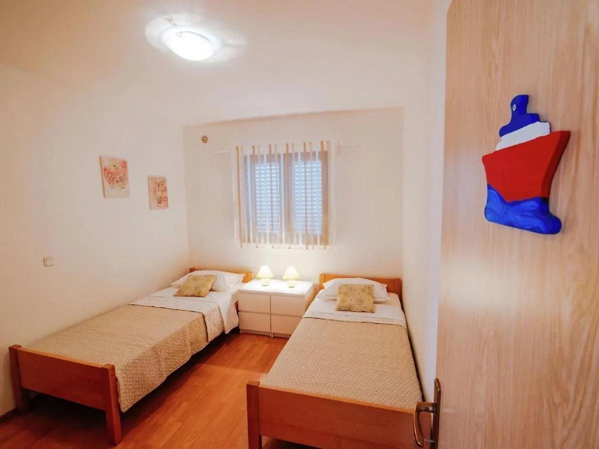 Luxury Apartment In Starigrad Hırvatistan